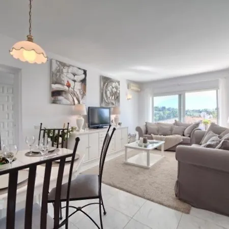 Apartmán Pueblo Cortes Del Golf Estepona